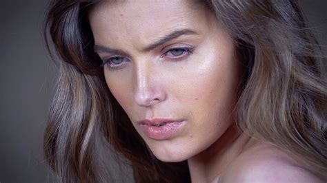 robin lawley nude|Robyn Lawley posts topless photo defending her 'badass tiger.